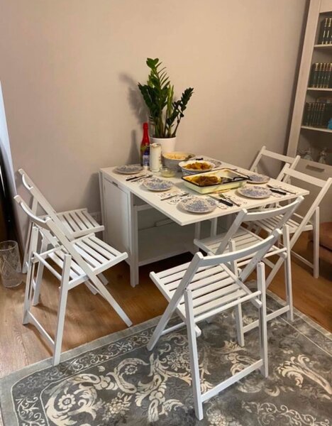 Set masa cu 4 sau 6 scaune pliante pe ALB