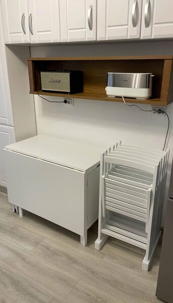 Set masa cu 4 sau 6 scaune pliante pe ALB