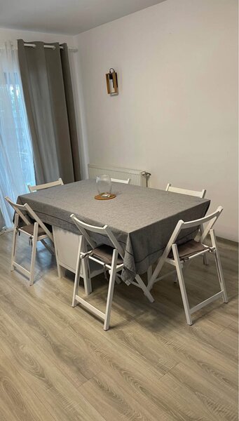 Set masa cu 4 sau 6 scaune pliante pe ALB